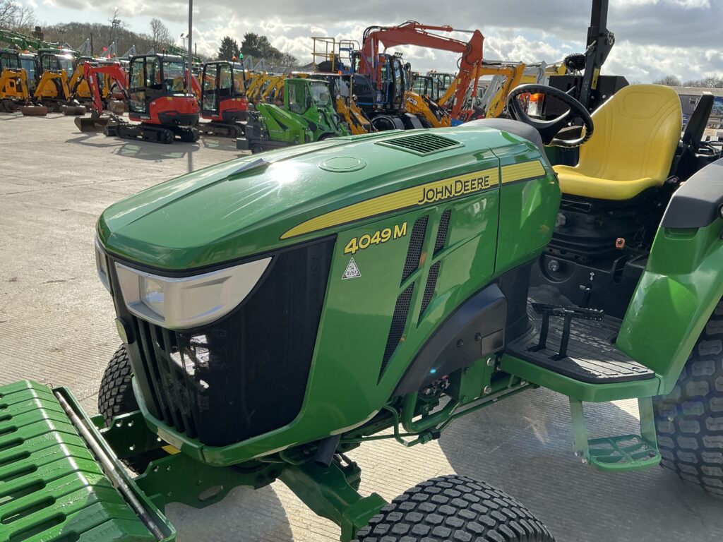John Deere 4049M Tractor (ST26251)