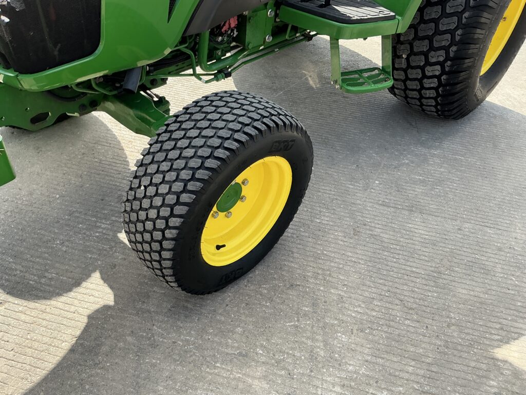 John Deere 4049M Tractor (ST26251)