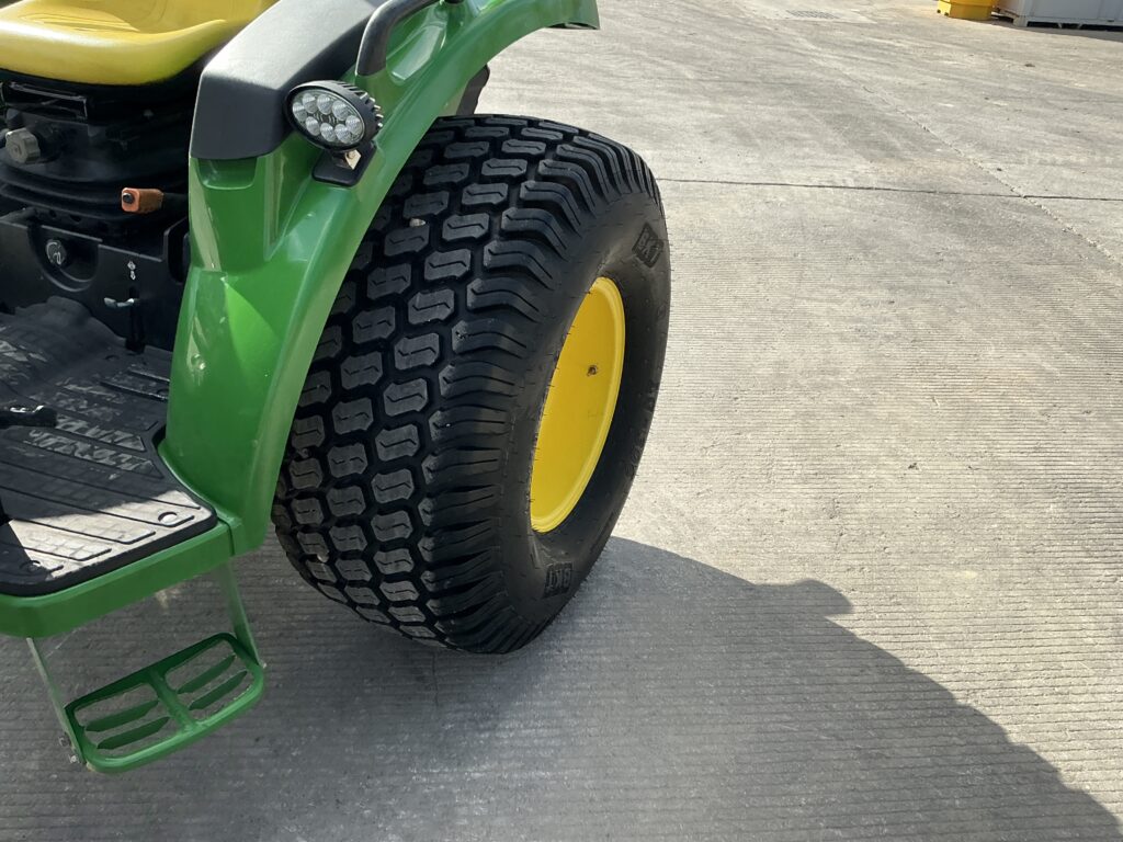 John Deere 4049M Tractor (ST26251)