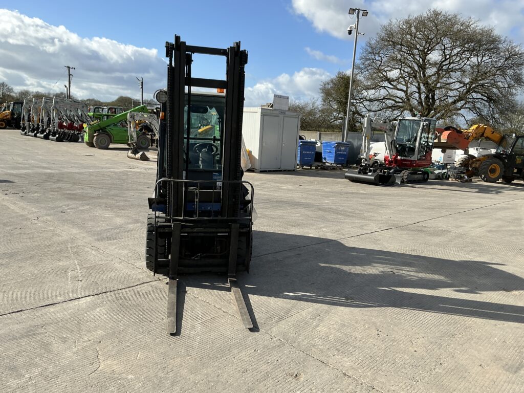 Nissan 30 Forklift (ST26280)