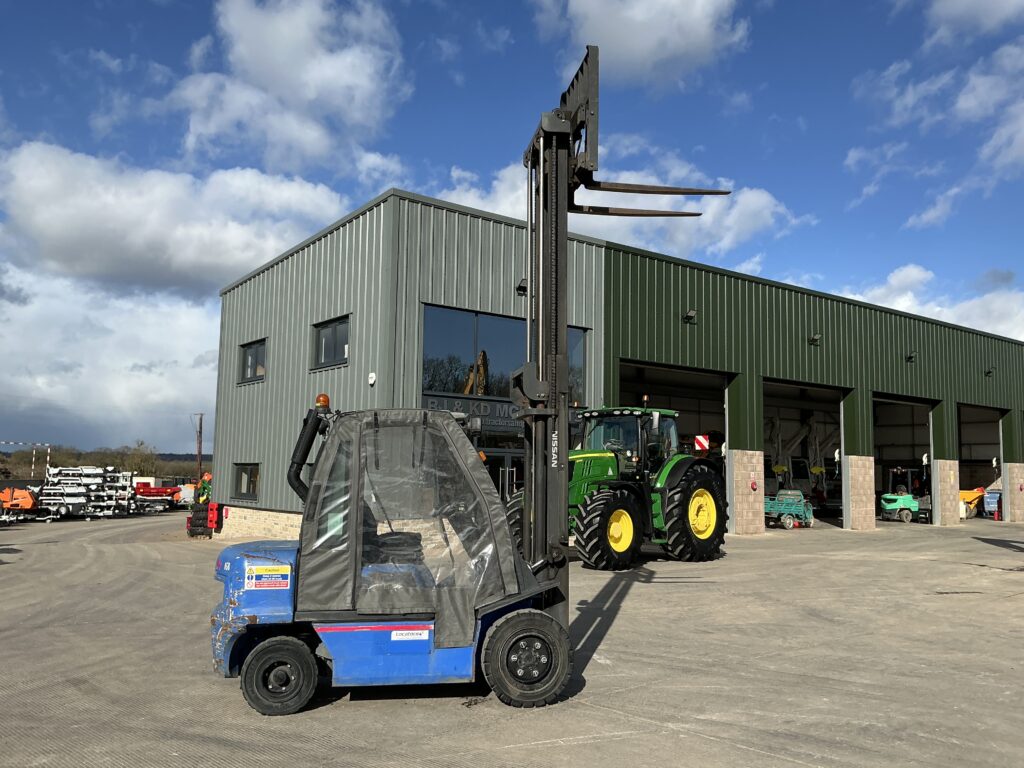 Nissan 30 Forklift (ST26280)