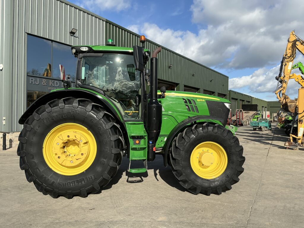 John Deere 6215R Premium Edition Tractor (ST26204)