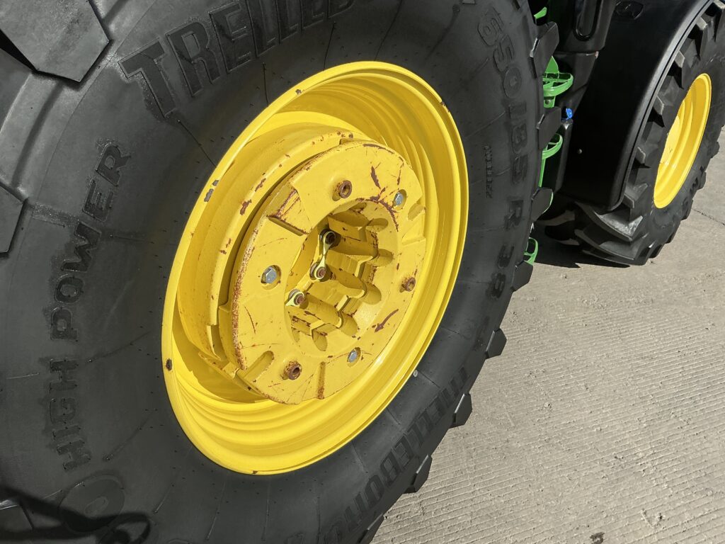 John Deere 6215R Premium Edition Tractor (ST26204)