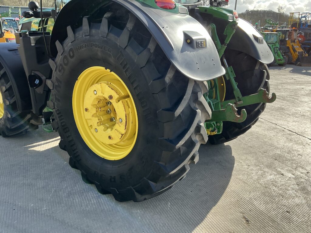 John Deere 6215R Premium Edition Tractor (ST26204)