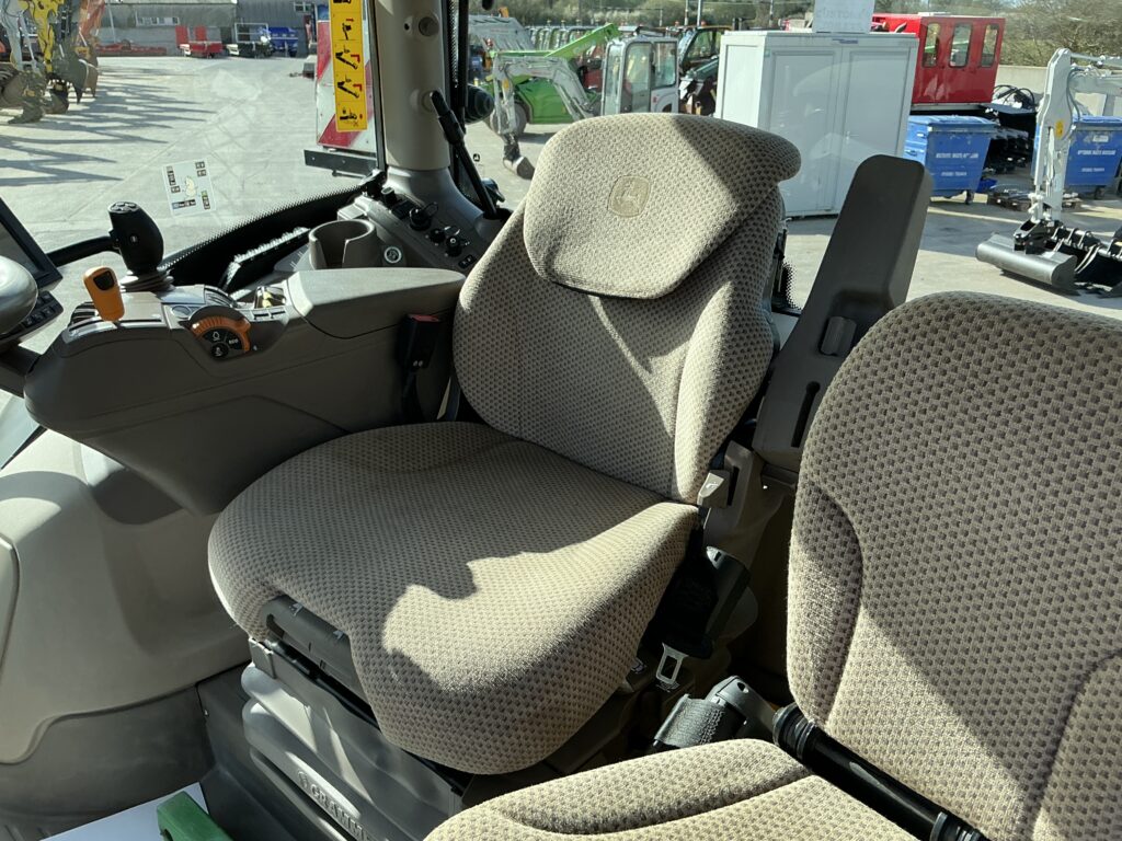 John Deere 6215R Premium Edition Tractor (ST26204)