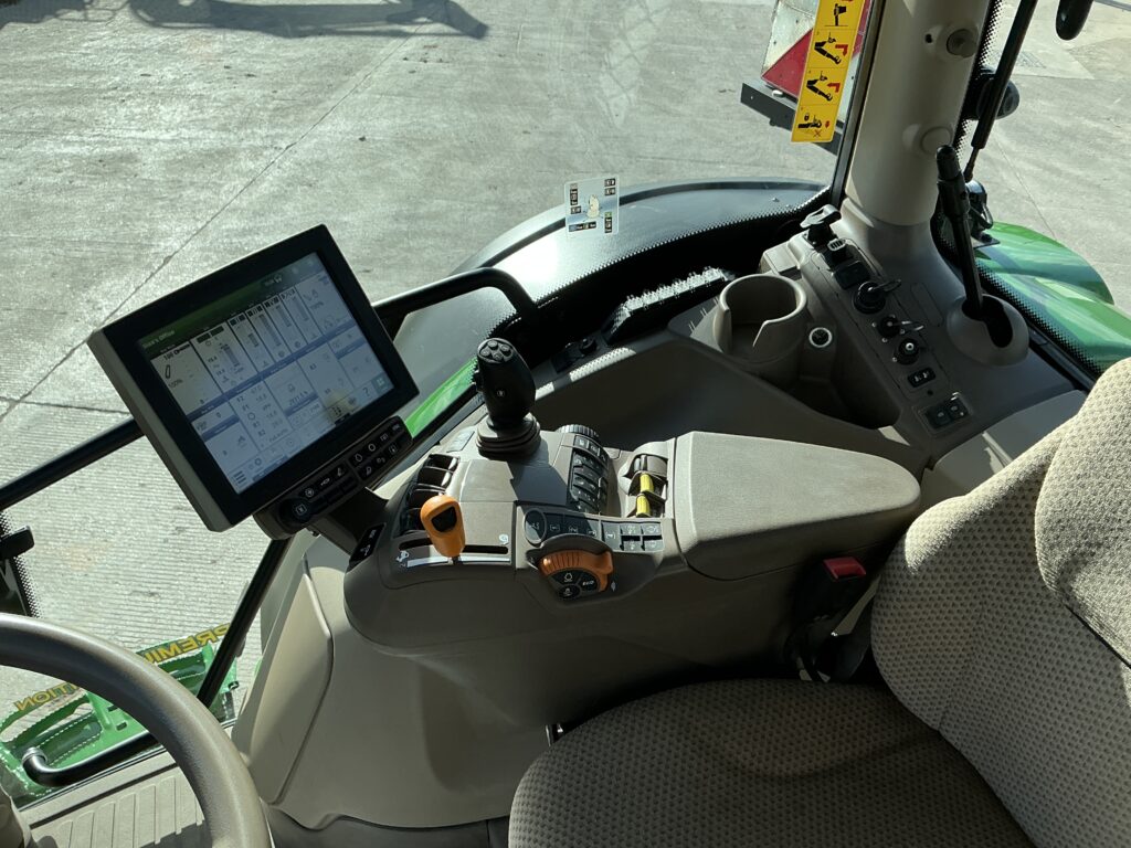 John Deere 6215R Premium Edition Tractor (ST26204)