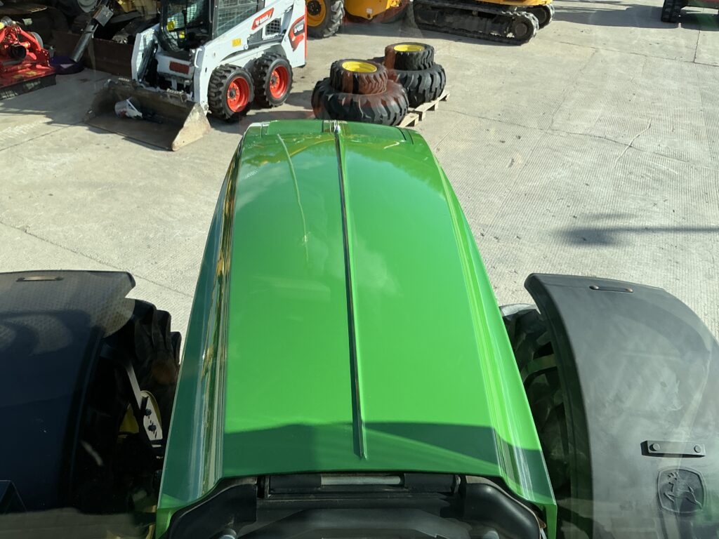 John Deere 6215R Premium Edition Tractor (ST26204)