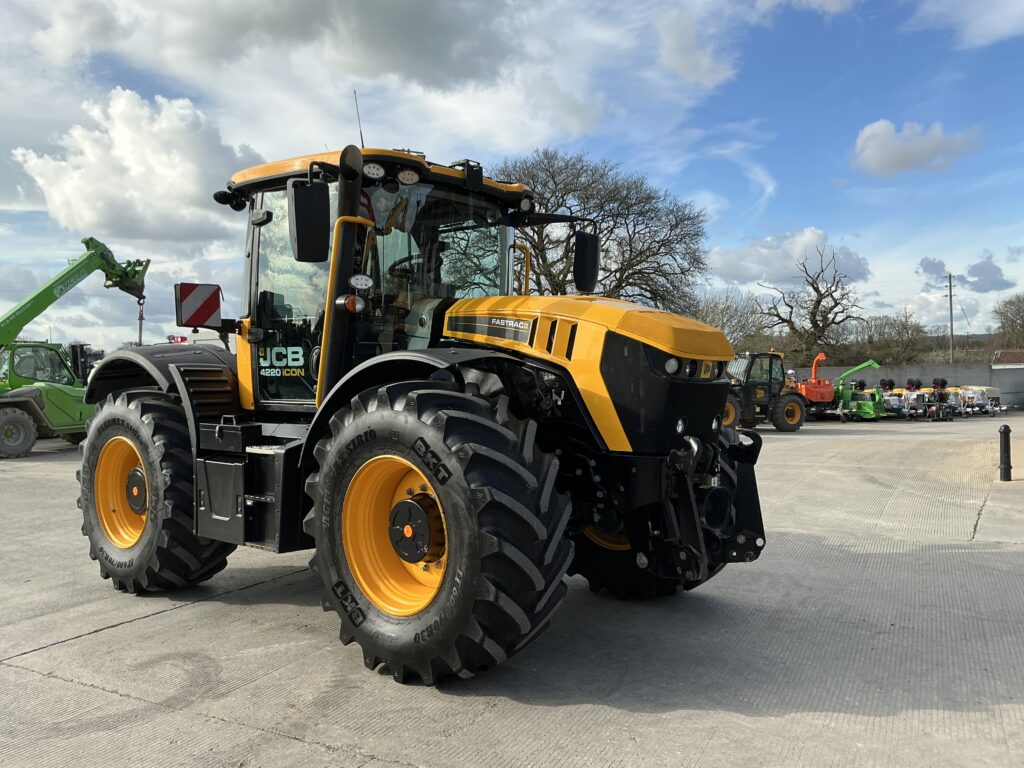 JCB 4220 Icon Fastrac Tractor (ST26217)