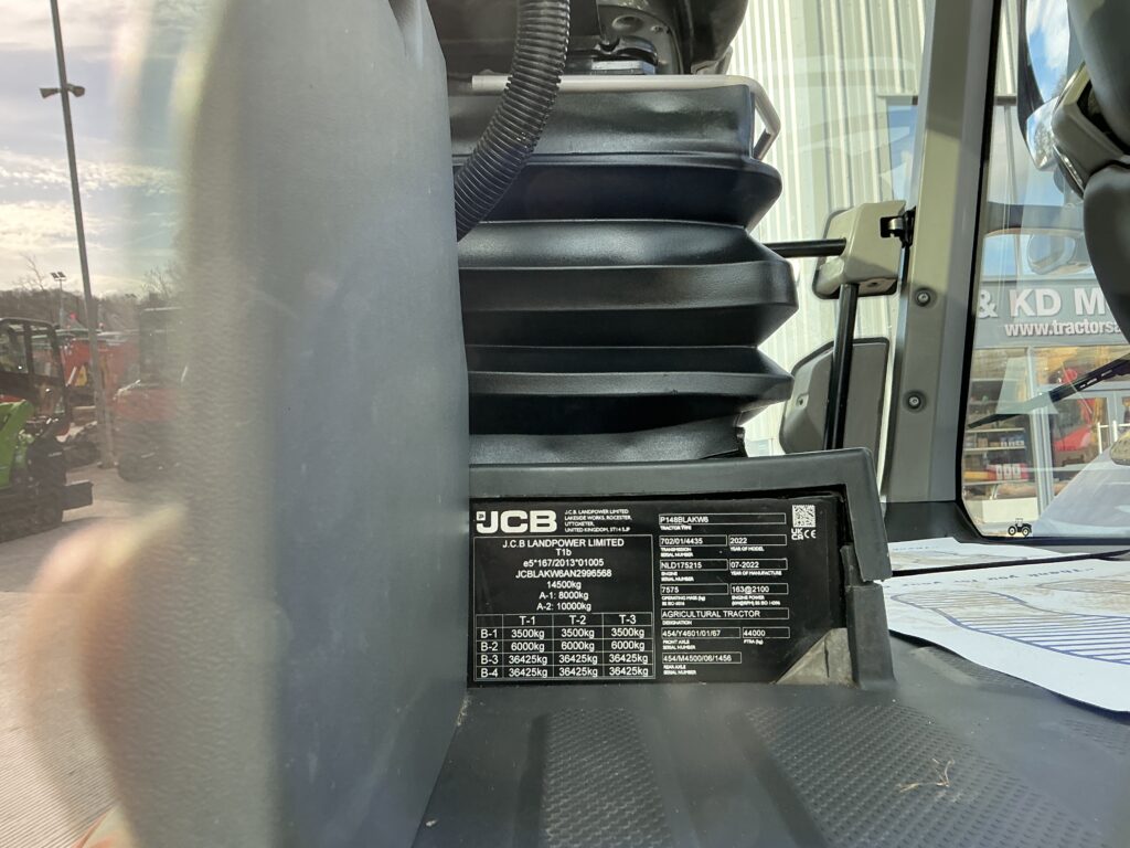 JCB 4220 Icon Fastrac Tractor (ST26217)