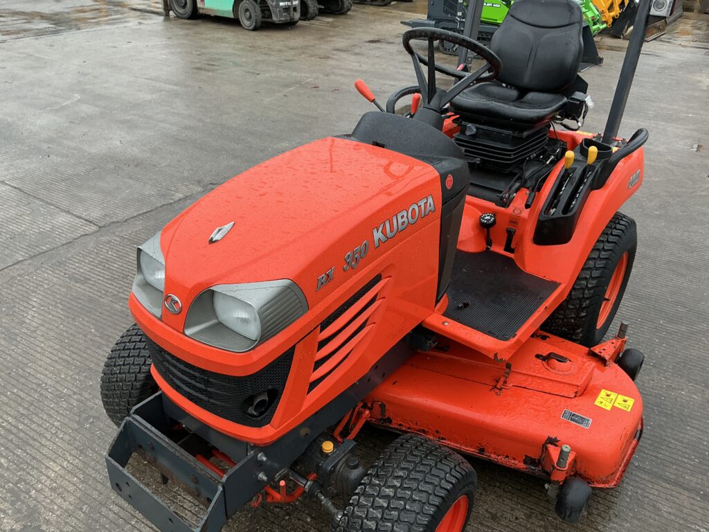 Kubota BX2350 Ride on (ST25828)