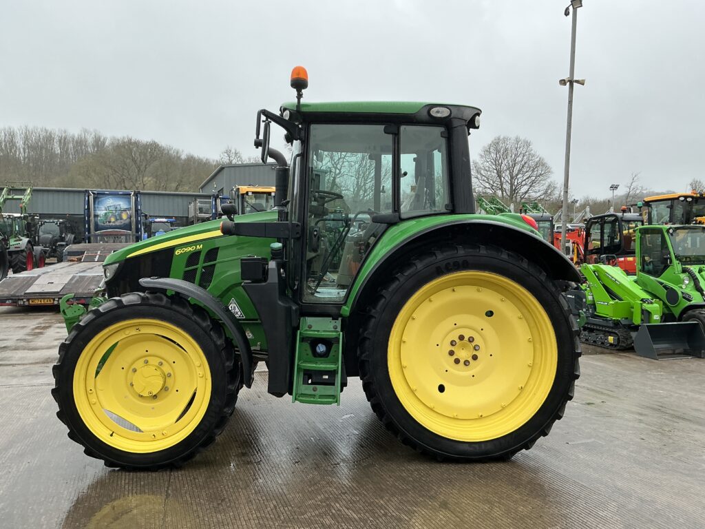 John Deere 6090M Tractor (ST26116)