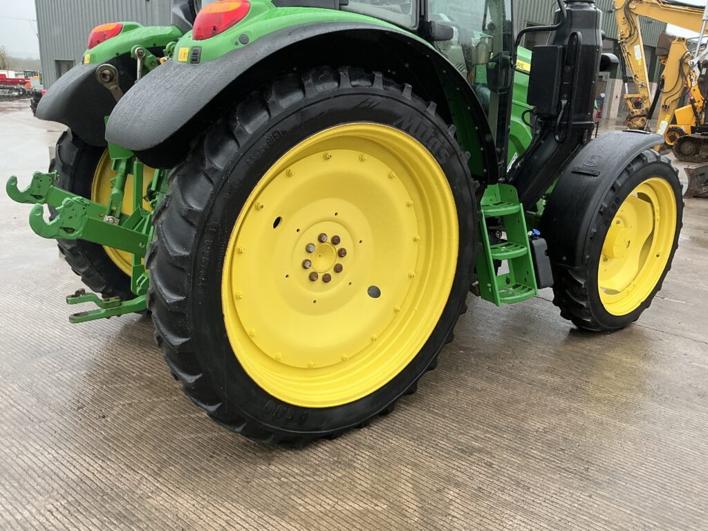 John Deere 6090M Tractor (ST26116)