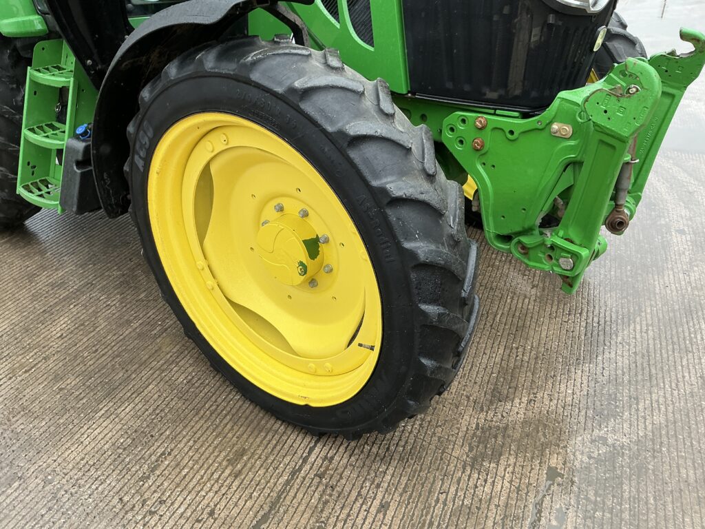 John Deere 6090M Tractor (ST26116)