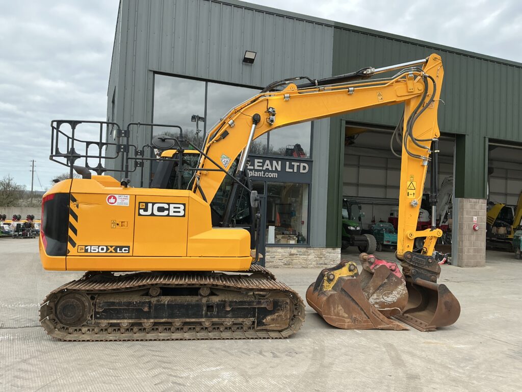 JCB 150X LC Digger (ST26184)
