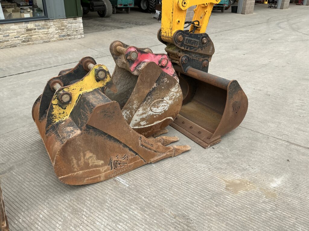 JCB 150X LC Digger (ST26184)