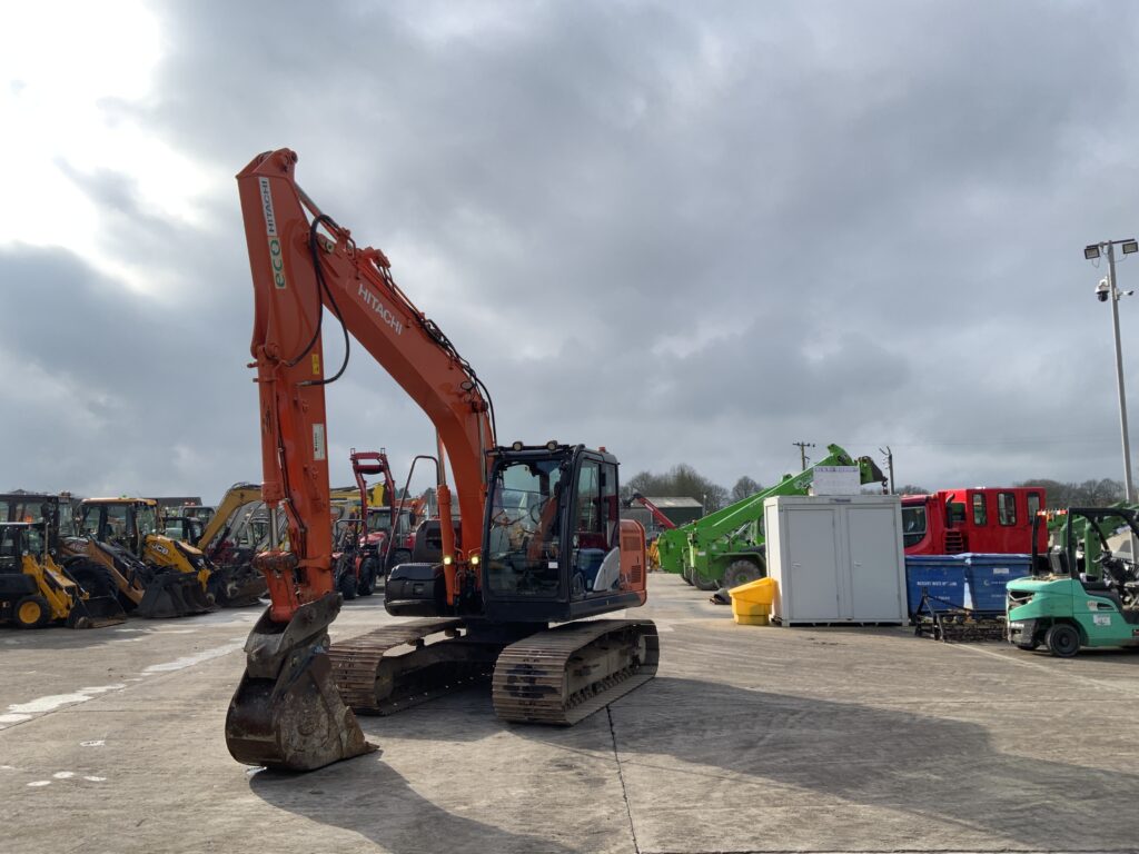 Hitachi ZAXIS 130LCN-5B Digger (ST25541)