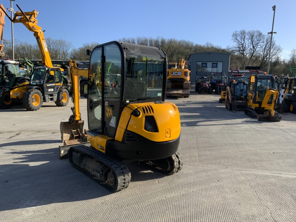JCB 8026 CTS Digger (ST25985)