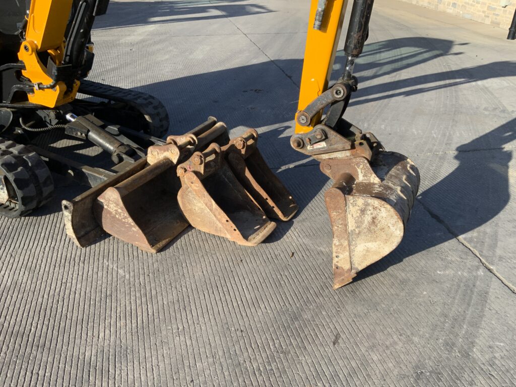 JCB 8026 CTS Digger (ST25985)