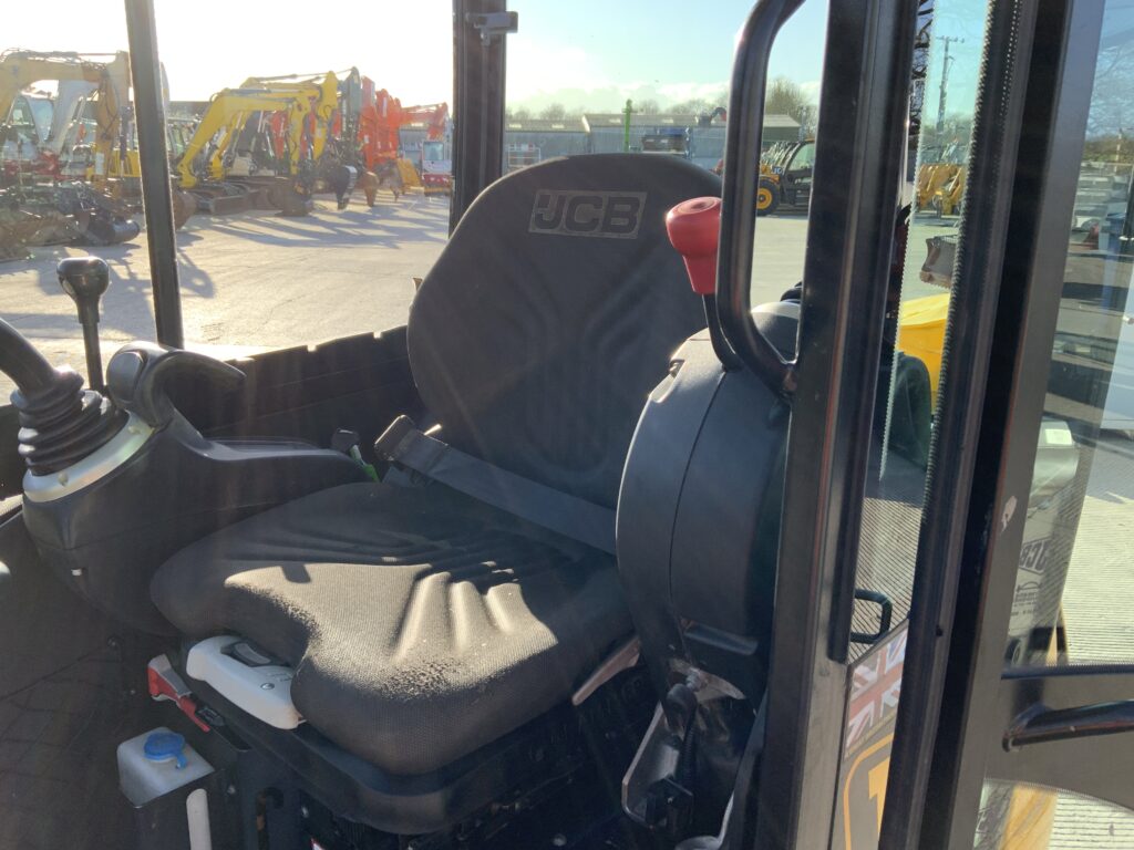 JCB 8026 CTS Digger (ST25985)