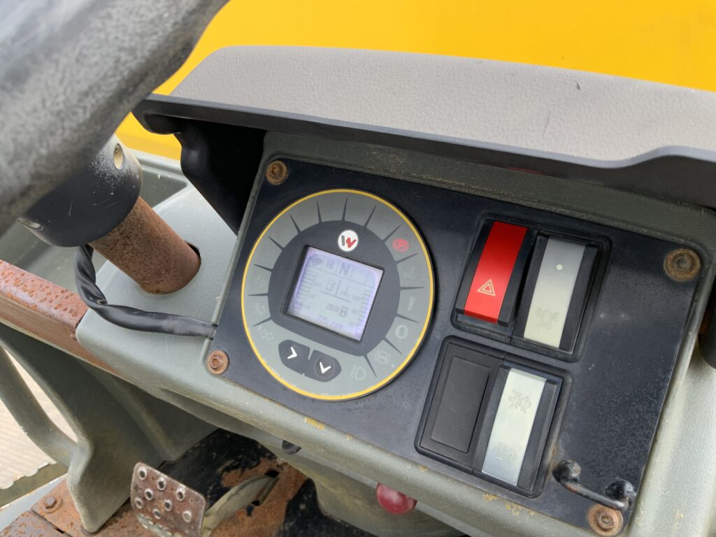 Wacker Neuson DW90 Straight Tip Dumper (ST25836)