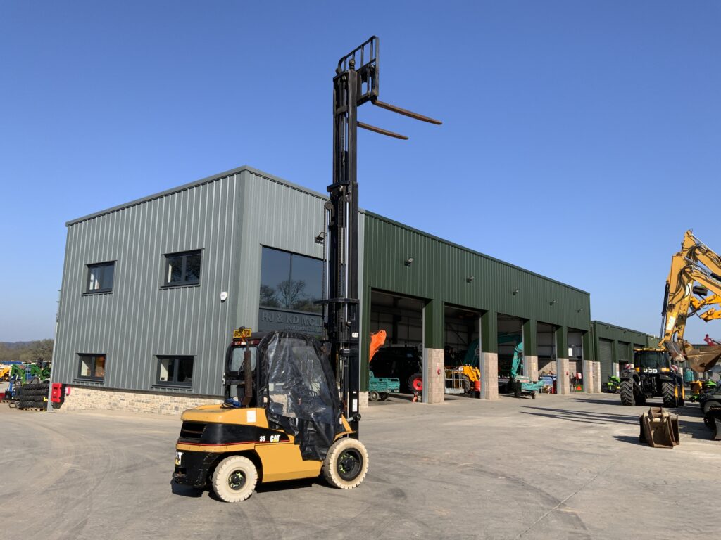 CAT 35 Forklift (ST26120)