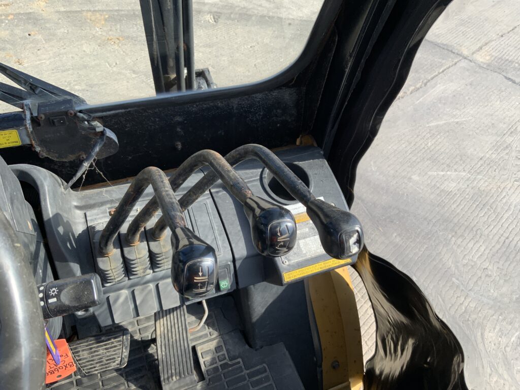 CAT 35 Forklift (ST26120)