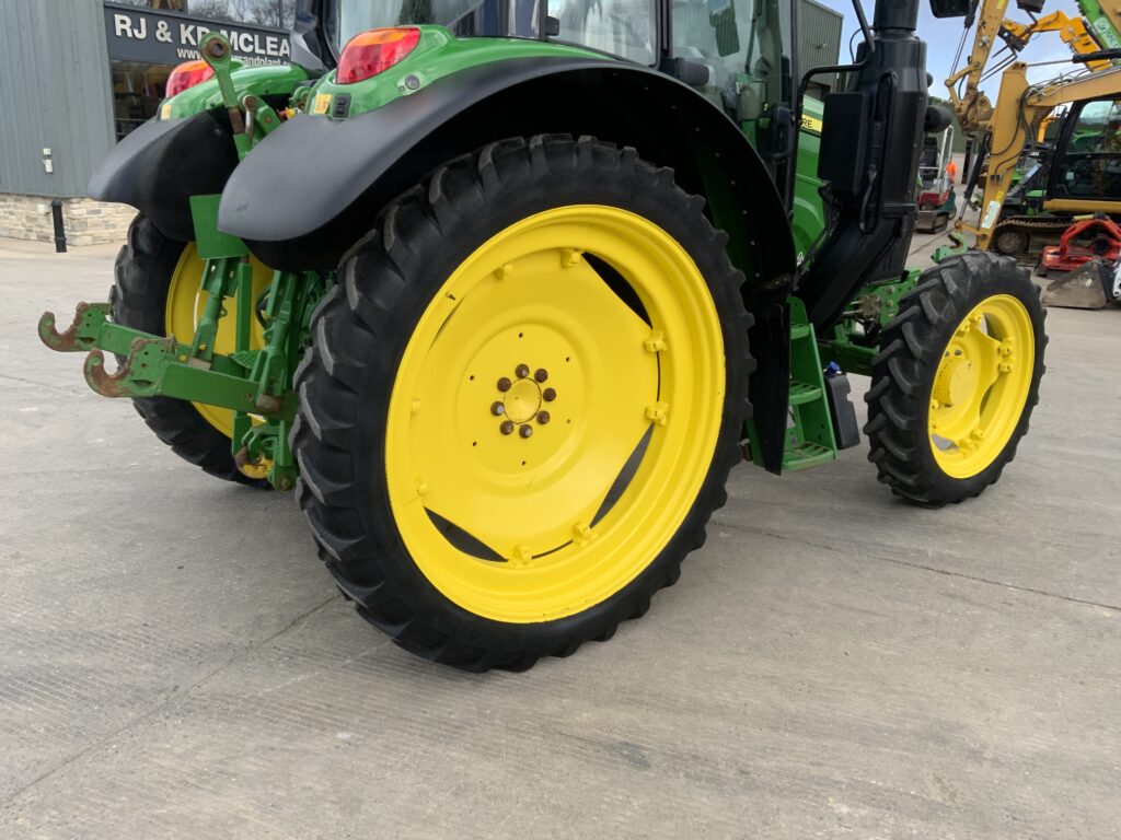 John Deere 6120M Tractor (ST26118)