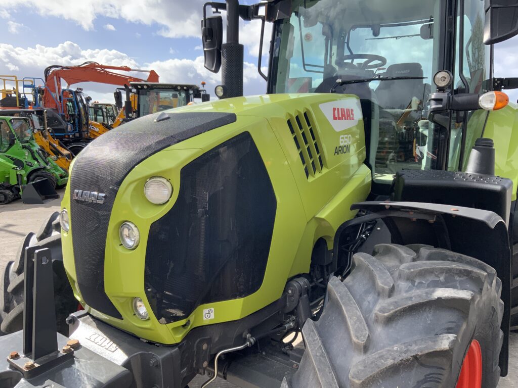 Claas 650 Arion Tractor (ST26239)