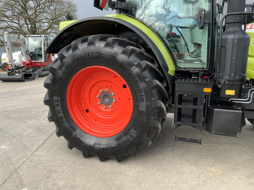 Claas 630 Arion Tractor (ST26240)