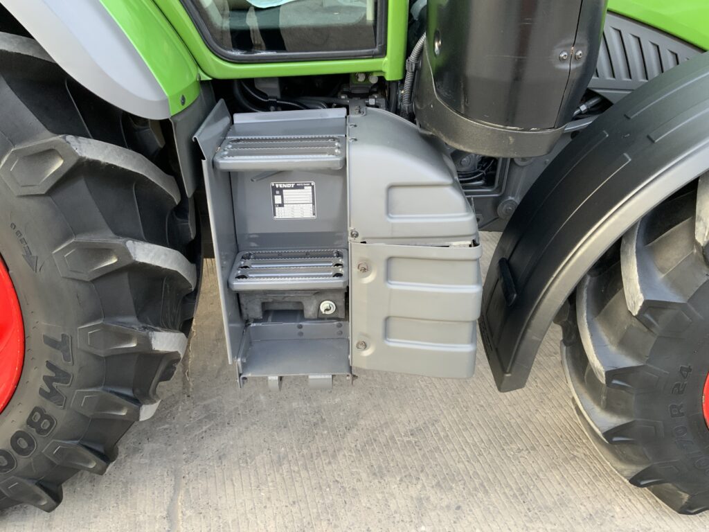 Fendt 313 Power Tractor (ST26018)