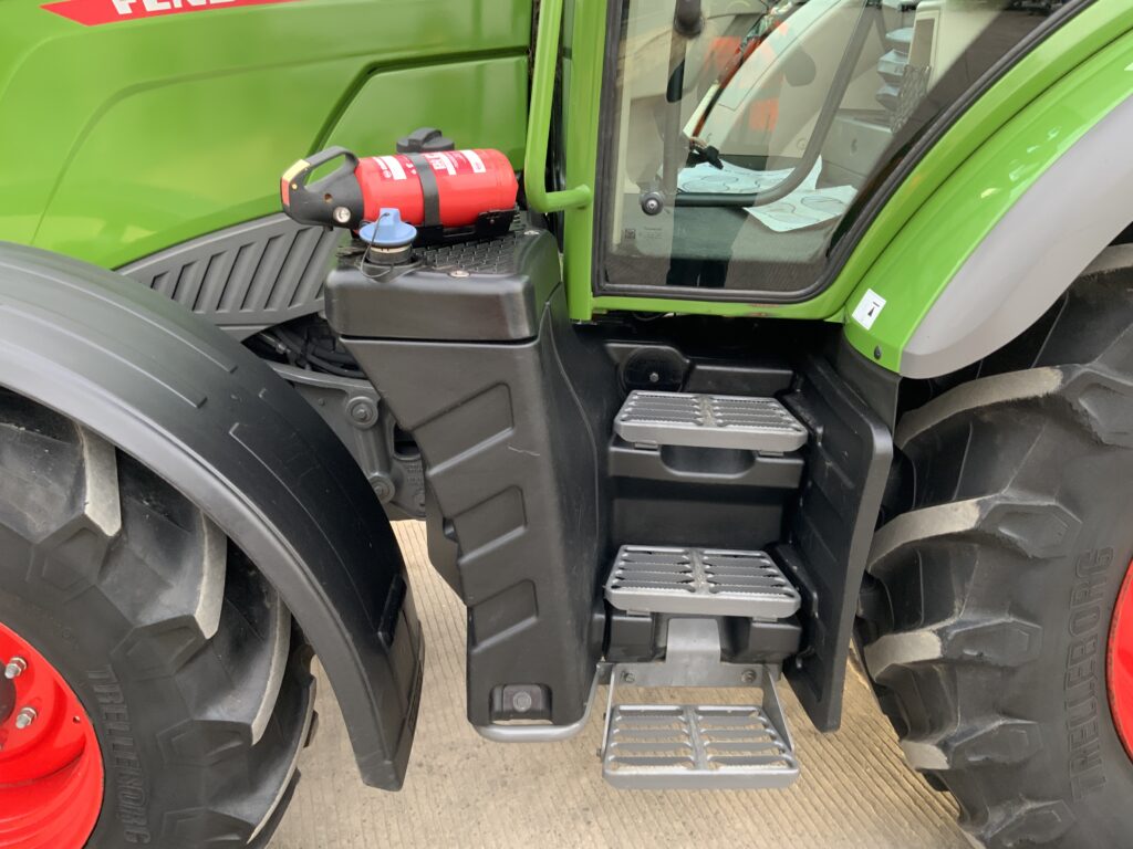Fendt 313 Power Tractor (ST26018)