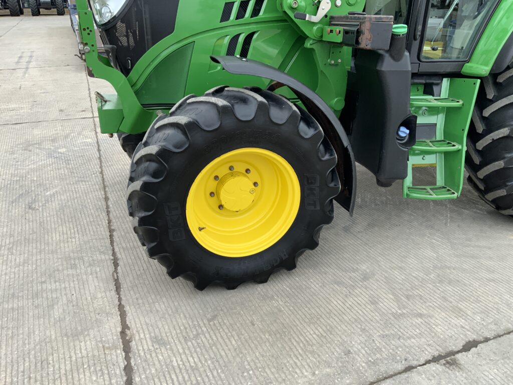 John Deere 6110M Tractor (ST26068)