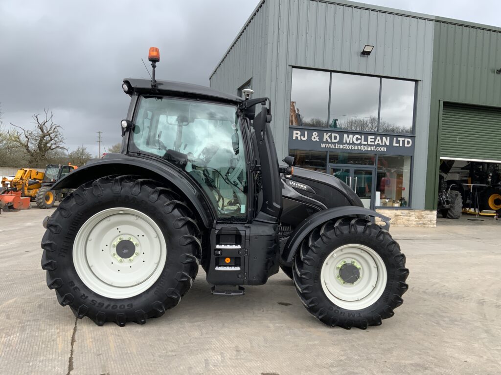 Valtra N134 Active Tractor (ST26110)