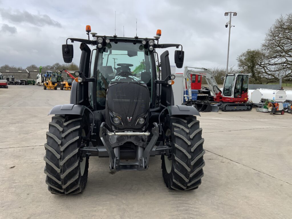 Valtra N134 Active Tractor (ST26110)