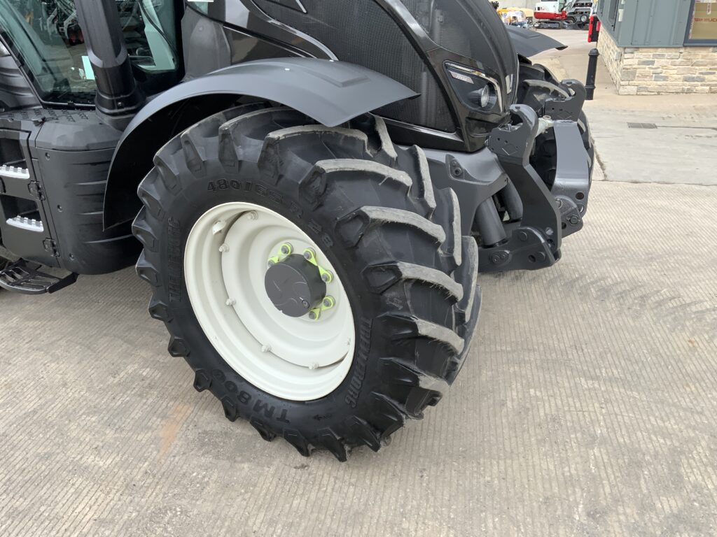 Valtra N134 Active Tractor (ST26110)
