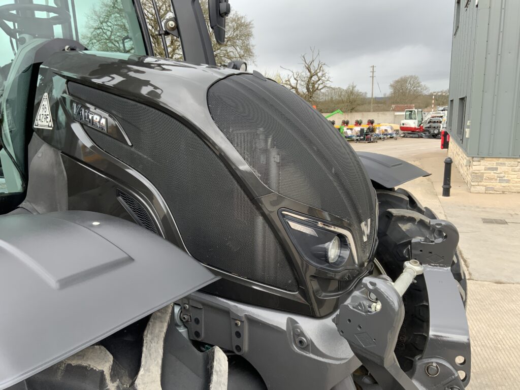 Valtra N134 Active Tractor (ST26110)