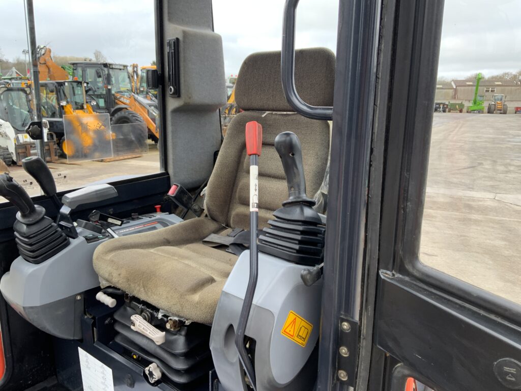 Kubota KX101-3 Digger (ST25924)