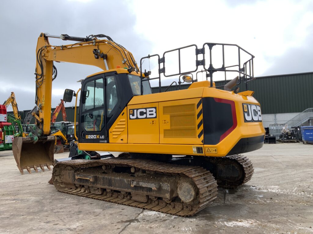 JCB 220X LC Digger (ST26183)