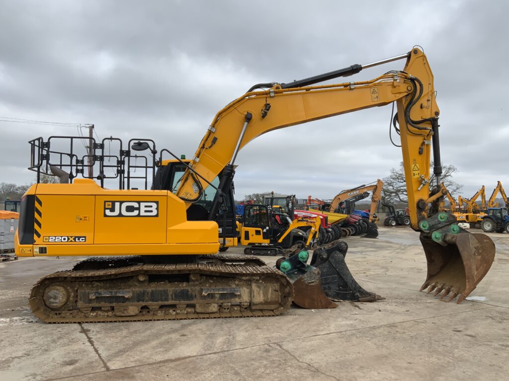 JCB 220X LC Digger (ST26183)