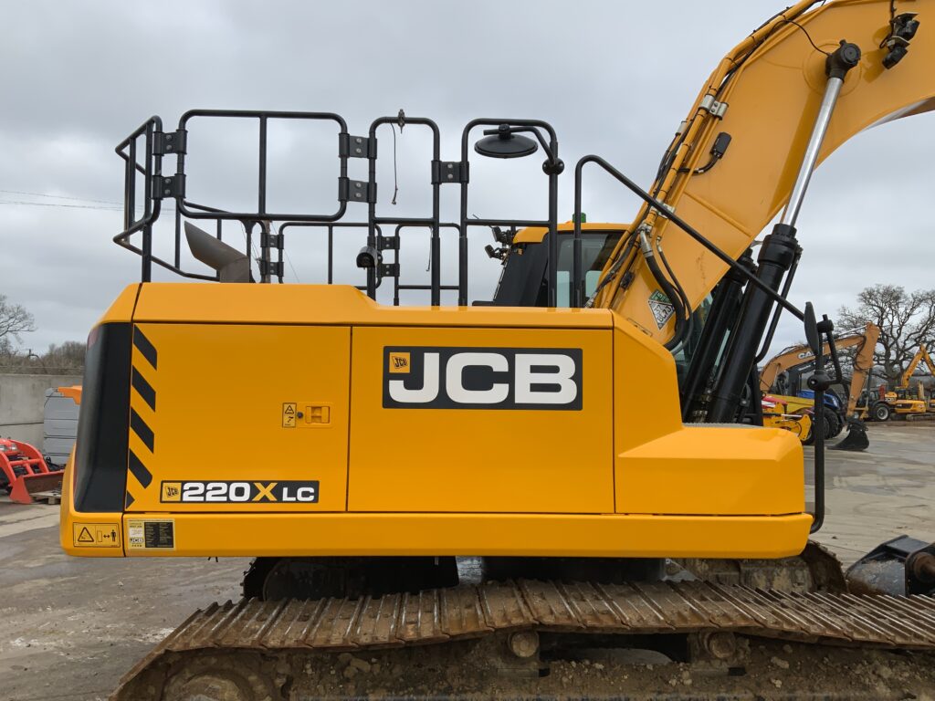 JCB 220X LC Digger (ST26183)