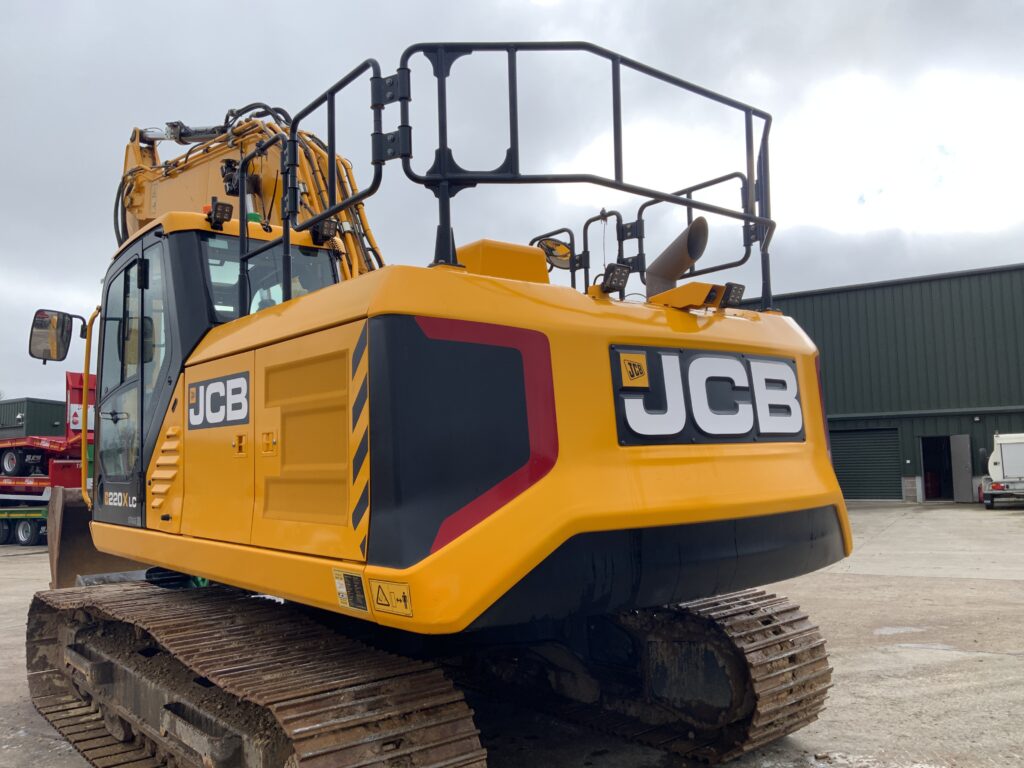 JCB 220X LC Digger (ST26183)
