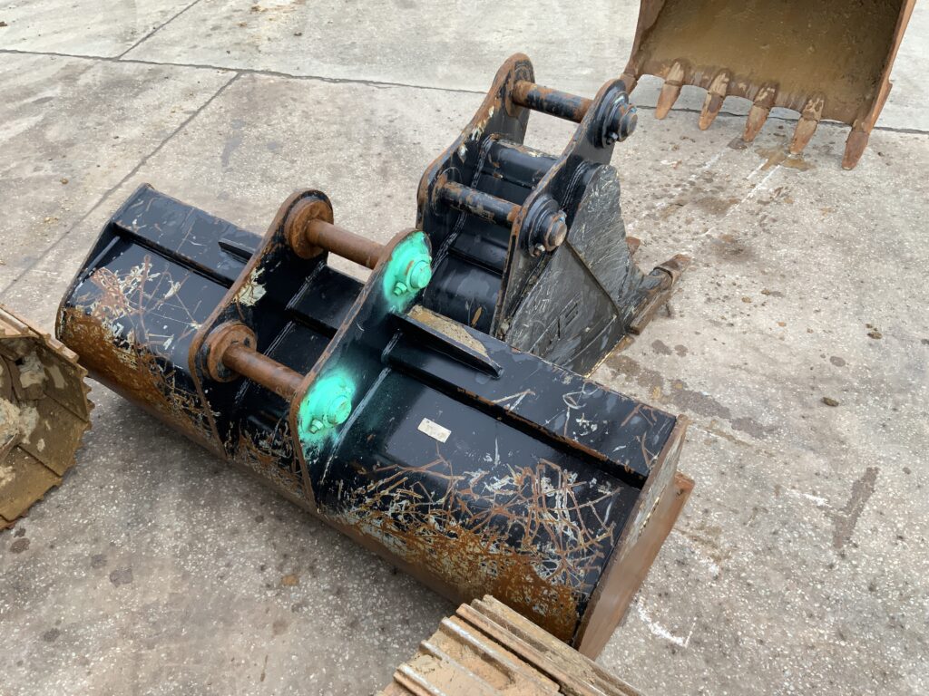 JCB 220X LC Digger (ST26183)