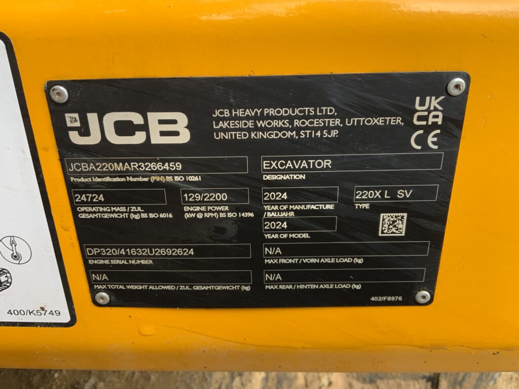 JCB 220X LC Digger (ST26183)