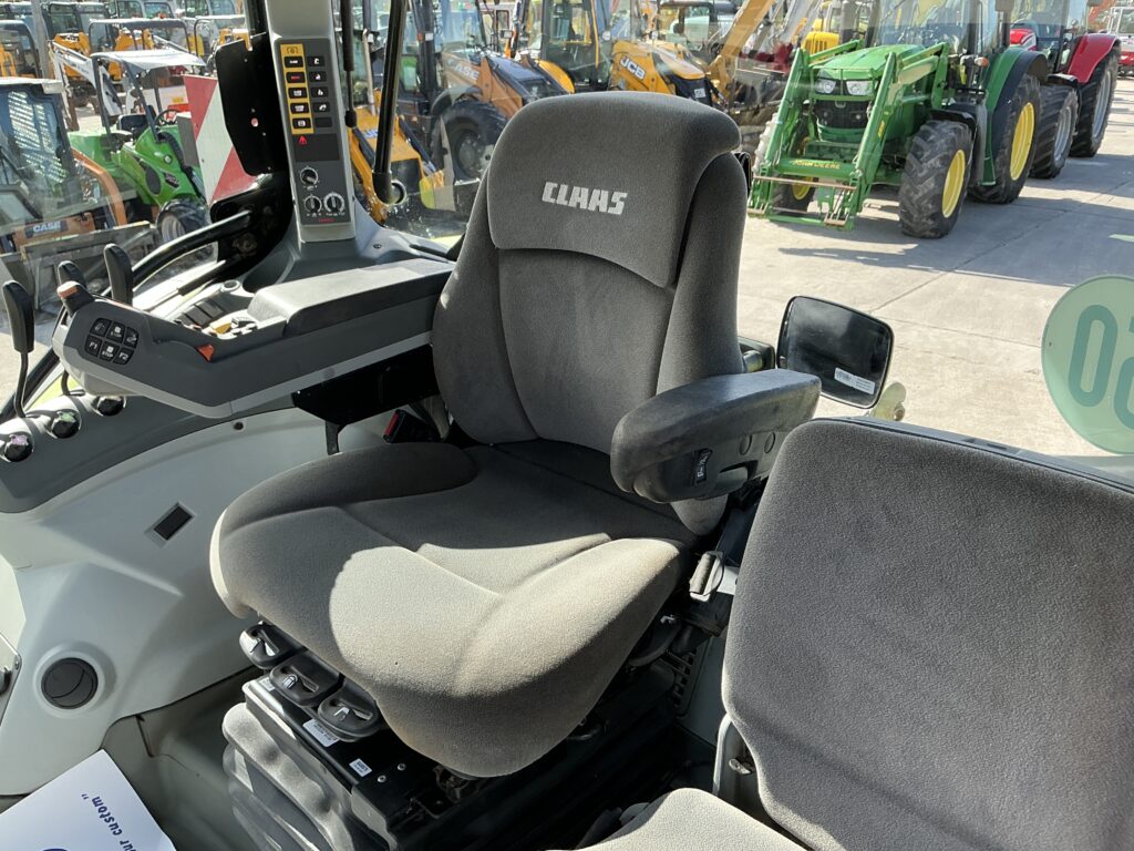 Claas Arion 530 Tractor (ST26101)
