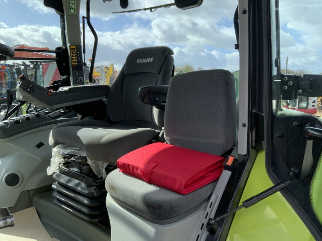 Claas 650 Arion Tractor (ST26239)
