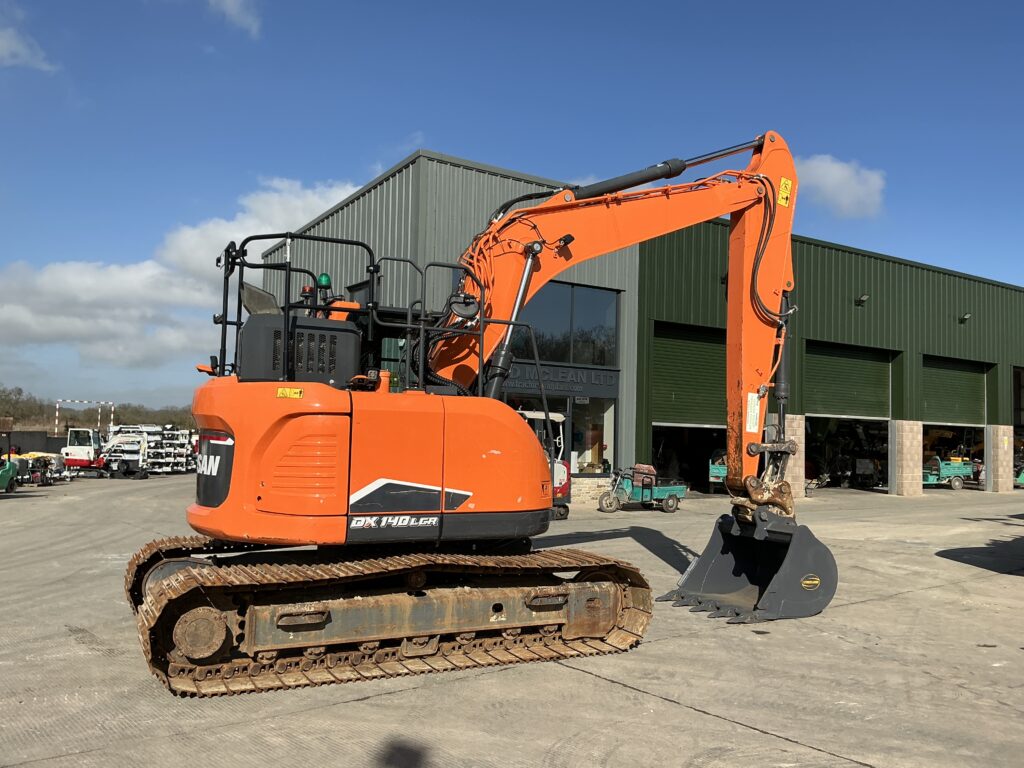 Doosan DX140 LCR-7 Digger (ST25352)