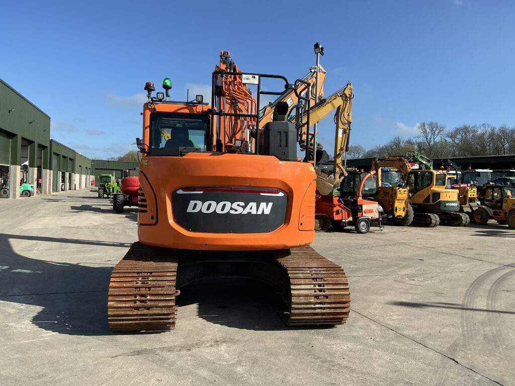 Doosan DX140 LCR-7 Digger (ST25352)