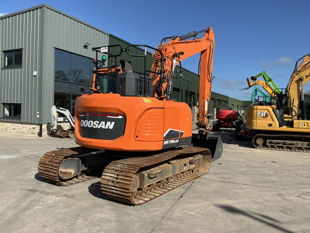 Doosan DX140 LCR-7 Digger (ST25352)