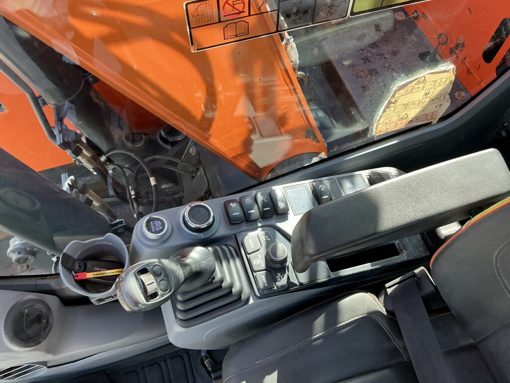 Doosan DX140 LCR-7 Digger (ST25352)