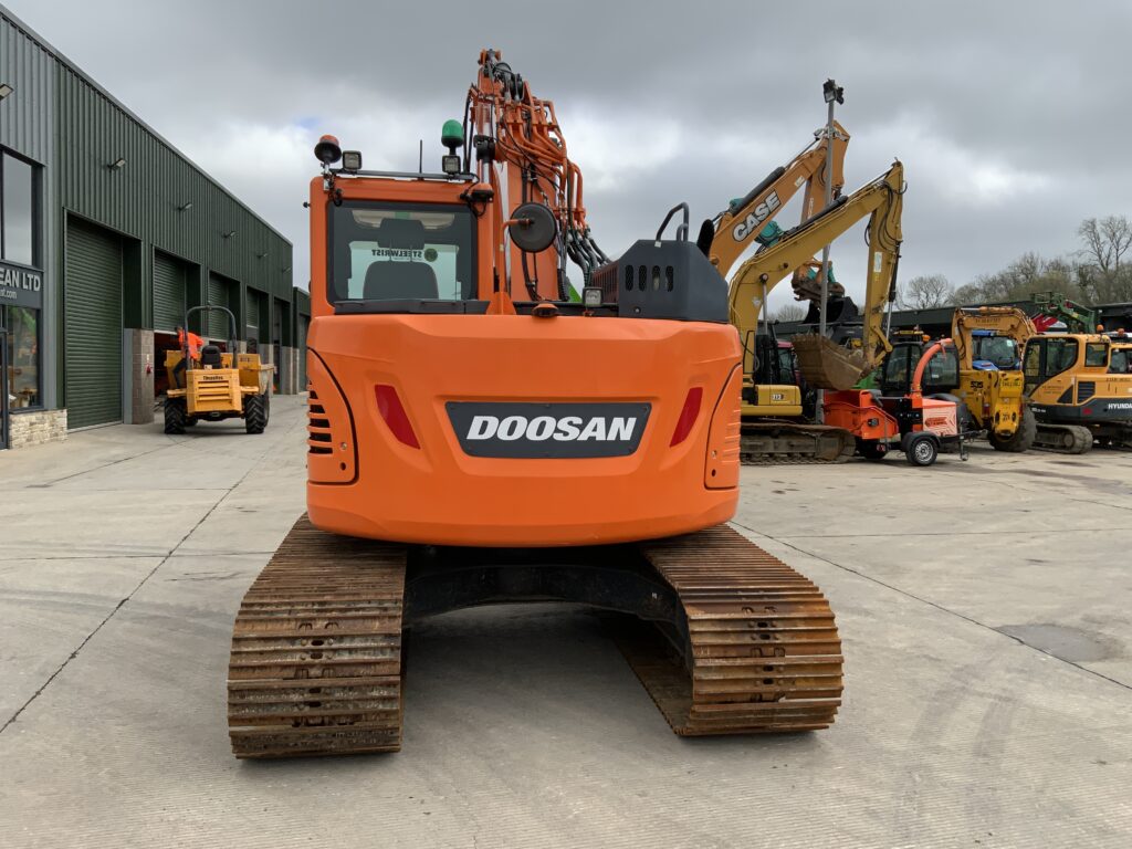 Doosan DX140LCR-5 Digger (ST25037)